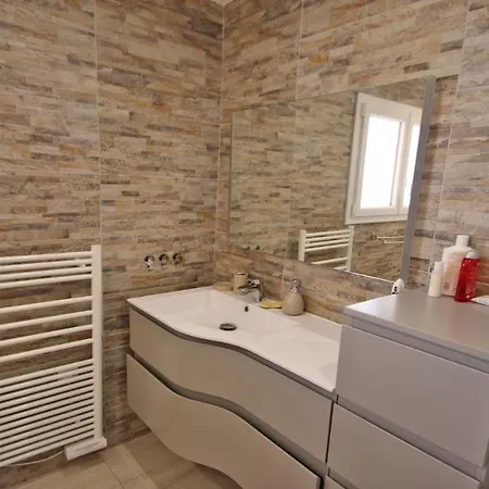 Moderne Avec 2 Tres Proche Centre - Les Saisons